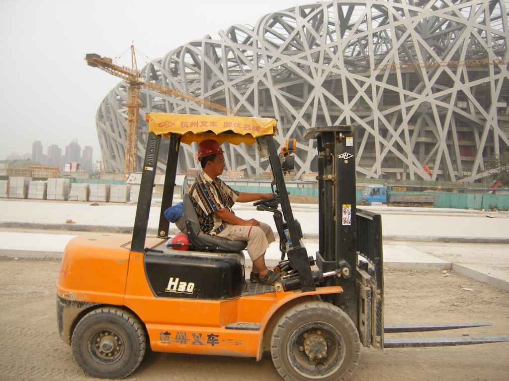 杭州叉车在北京鸟巢建设中